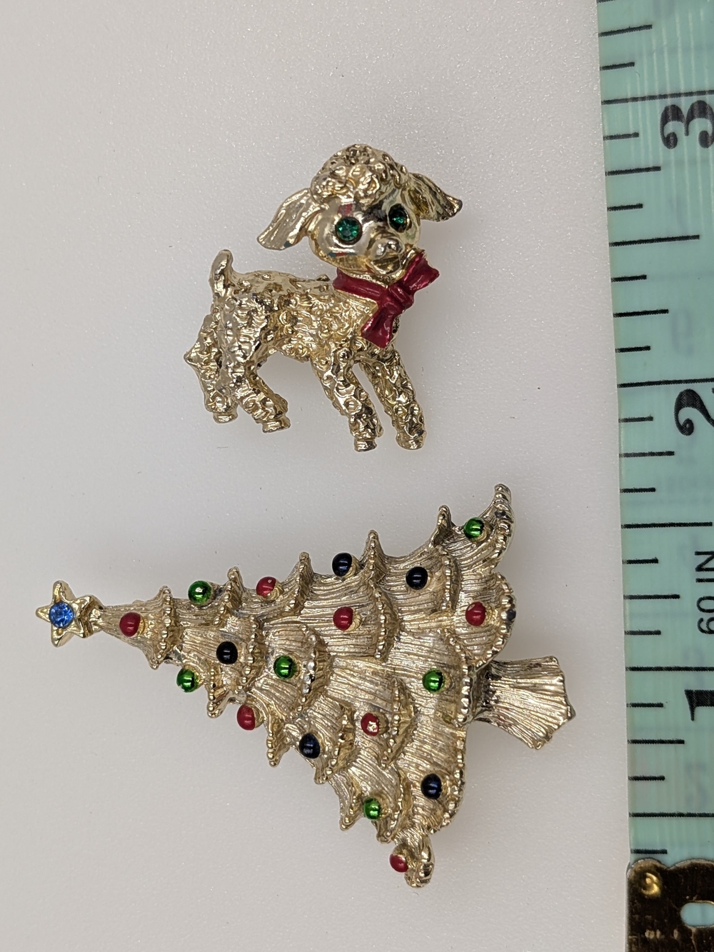 Vintage Signed Gerry’s Christmas Tree Brooch & Textured Gold Lamb Pin Lot C68 - Picture 2 of 5